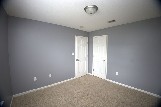 Building Photo - 5076 Branch Point Dr