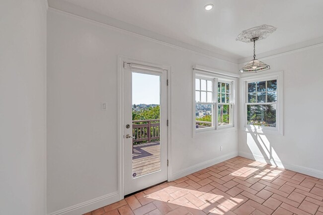 Building Photo - Charming Four Bedroom Home in Potrero Hill...