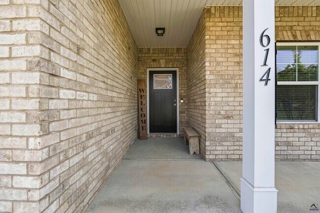 Building Photo - 614 Samantha Brooke Way