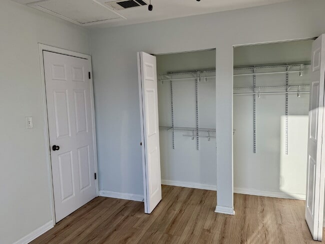 Building Photo - 8003 Beach Dr