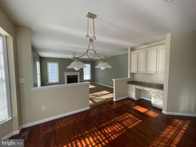 Building Photo - 21330 Meadow Field Ct
