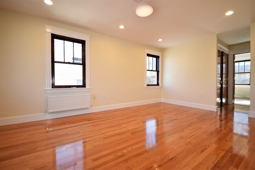 Building Photo - 44 Gerrish St