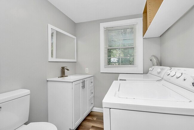 Building Photo - 4023 Brown Dr