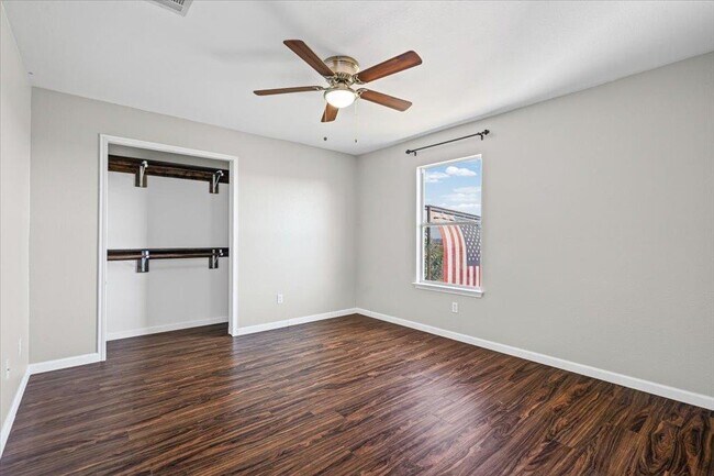 Building Photo - 396 Feathergrass Dr