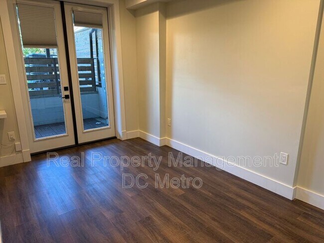 Building Photo - 1331 Taylor St NW