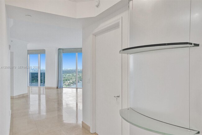 Building Photo - 4775 Collins Ave