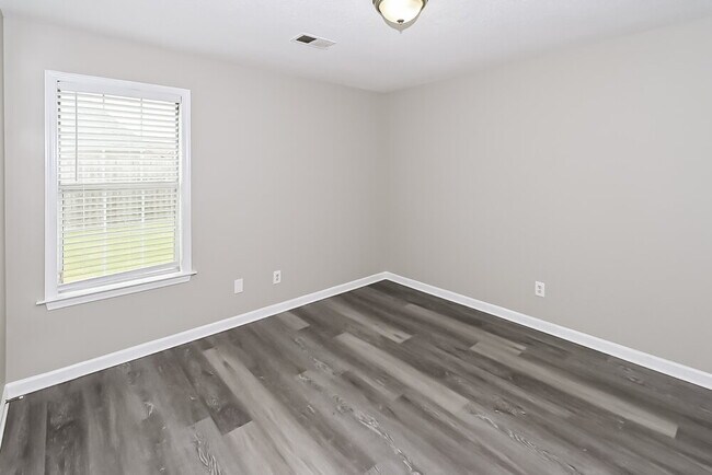 Building Photo - 7878 Meadow Ridge Ln