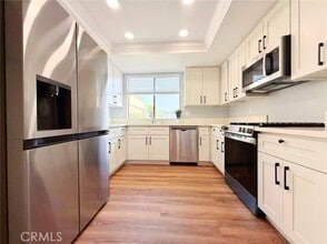 Building Photo - 239 Linwood Ave