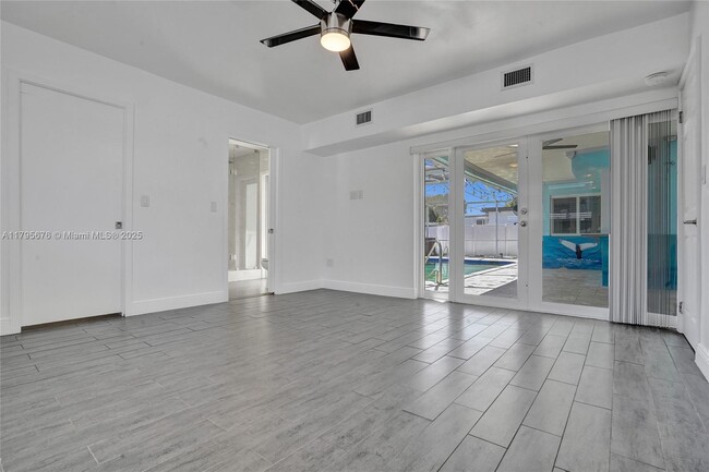 Building Photo - 9240 SW 54th St