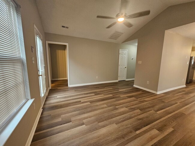 Building Photo - Remodeled Ranch Home Minutes from Uptown Charlotte