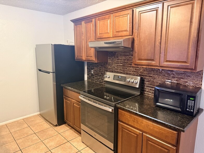 Building Photo - 2 Star Cir