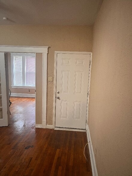 Building Photo - 6312 Cates Ave