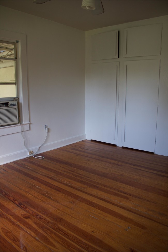 Building Photo - 22 E Spruce St