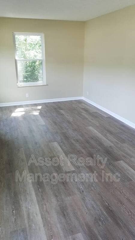 Building Photo - 2817 Colt Dr NE