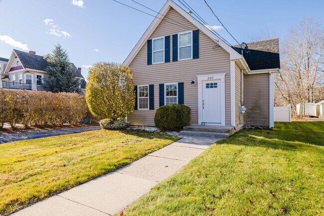 Building Photo - 687 Washington St