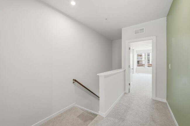 Building Photo - 43732 Transit Sq