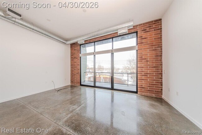 Building Photo - 211 E 9 Mile Rd