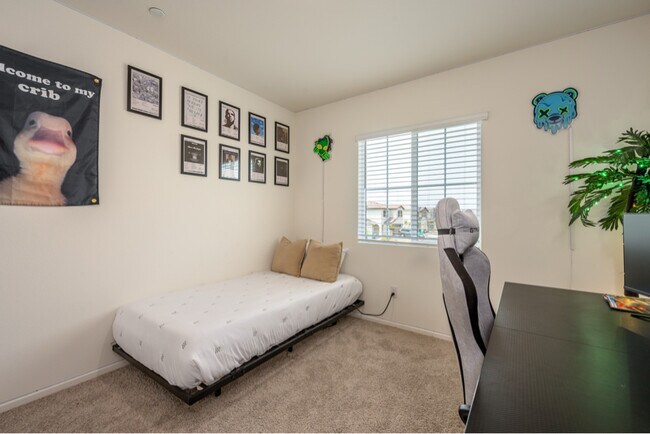 Building Photo - 28650 New Yorker Ln