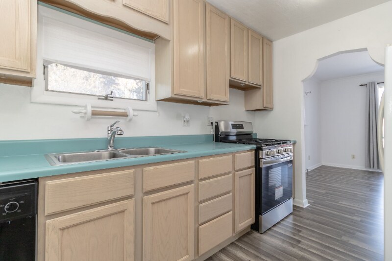 Building Photo - 5035 Norwich Rd