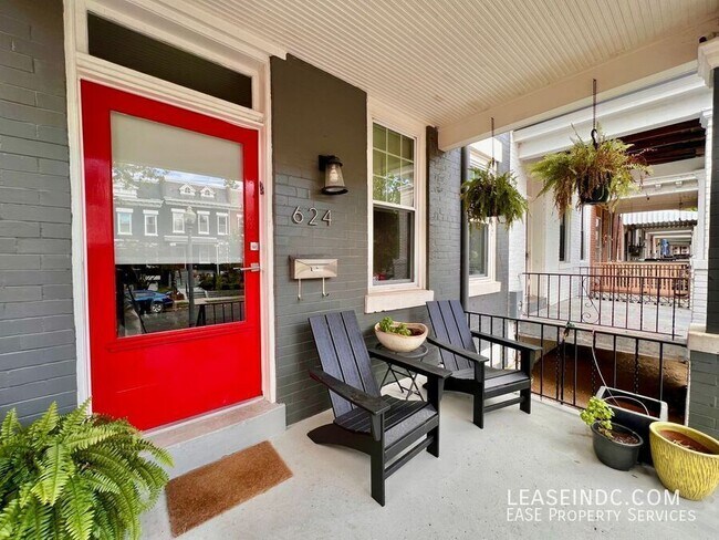 Building Photo - 624 Lamont St NW
