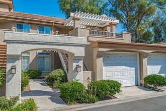 Building Photo - COMING SOON! Las Ventanas Community 2 Bedroom Condo in Valencia!