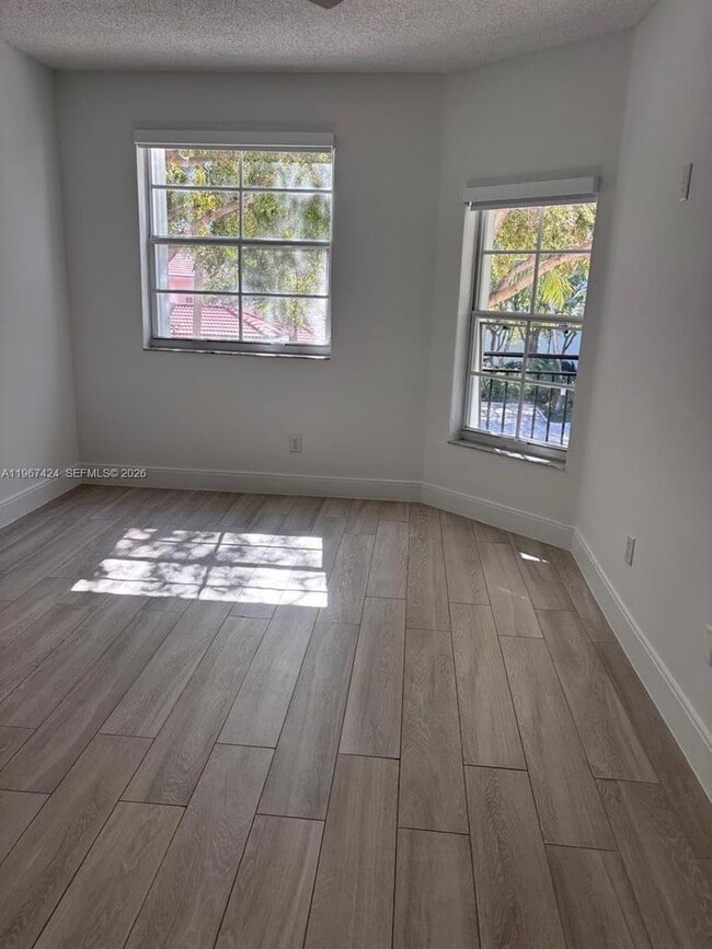 Building Photo - 3255 NE 184th St