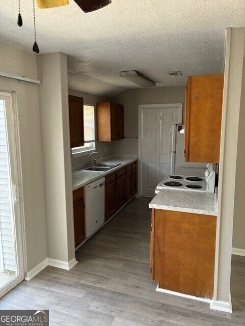 Building Photo - 332 Mission Forest Trail