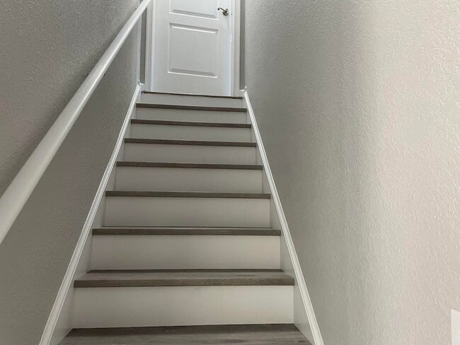 Building Photo - Woodbridge Pointe