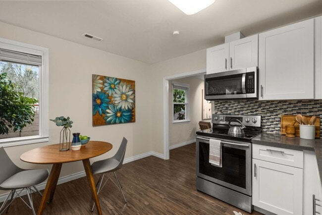 Building Photo - Updated Northgate Home with Modern Comfort, Privacy, and Great Walkability