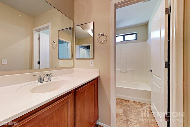 Building Photo - 4376 E Selena Dr