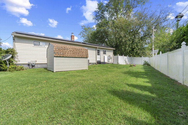 Building Photo - 18 John Collins Cir