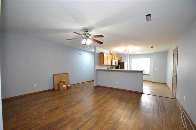 Building Photo - 132 Sage St