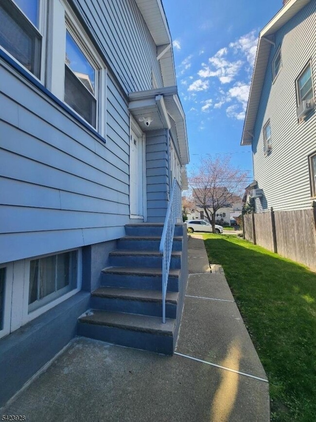 Building Photo - 23 Park Ave