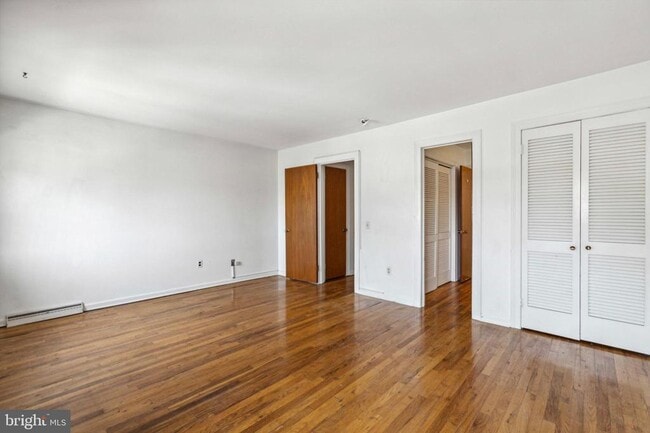 Building Photo - 5 Cornwallis Square