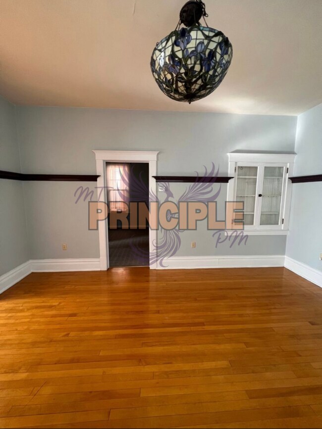 Building Photo - 805-807 W Galena St