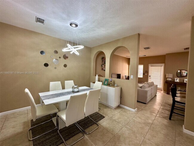 Building Photo - 27882 SW 140th Ave
