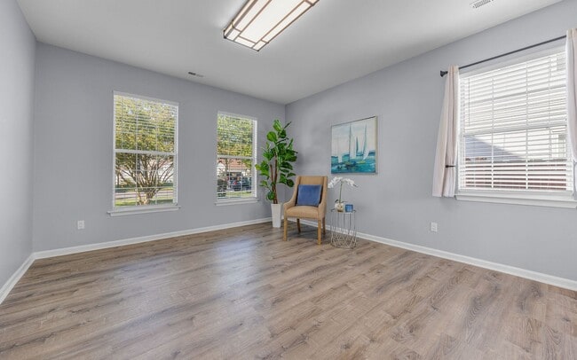 Building Photo - Gorgeous First-Time Rental in Popular Courthouse Estates! A Pet-Friendly Home, Fenced Yard, All A...