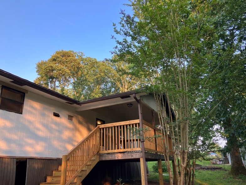 Building Photo - 2831 Oak Hill Cir