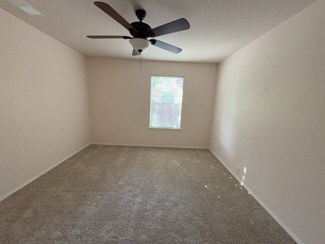 Building Photo - 3003 Elderberry Dr