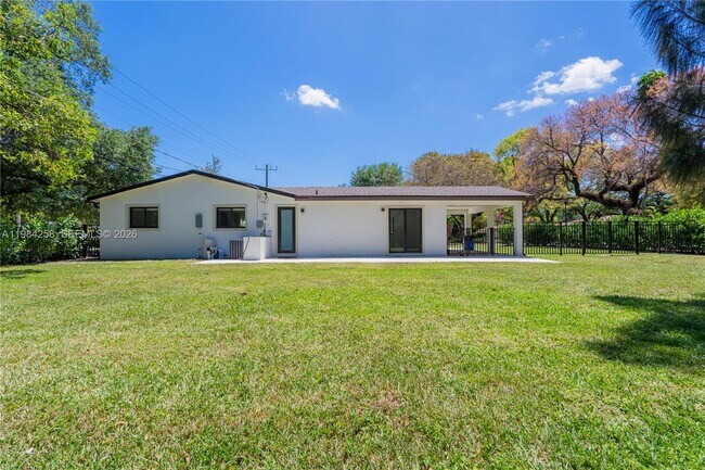 Building Photo - 255 Grant Dr