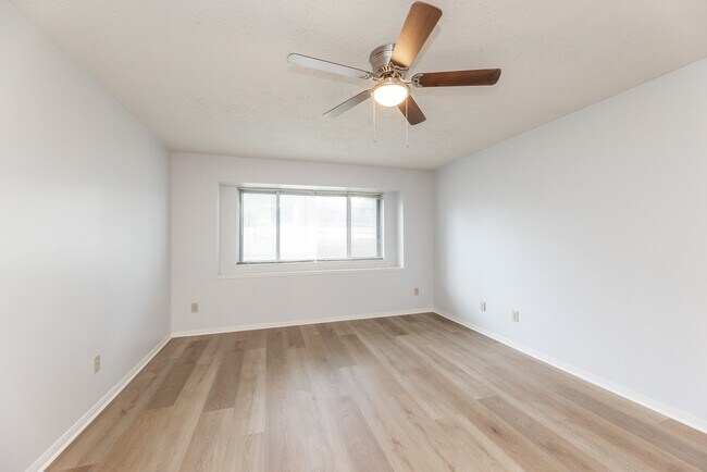 Building Photo - 6818 Brockington Dr