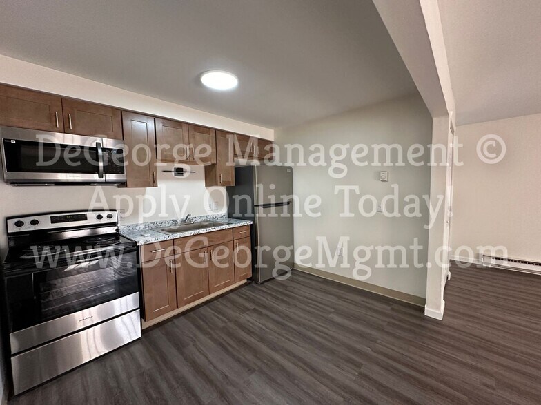 Interior Photo - Canal Town Commons