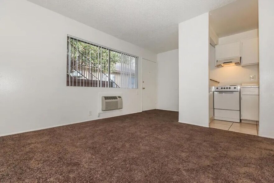 Interior Photo - Pacific Terrace