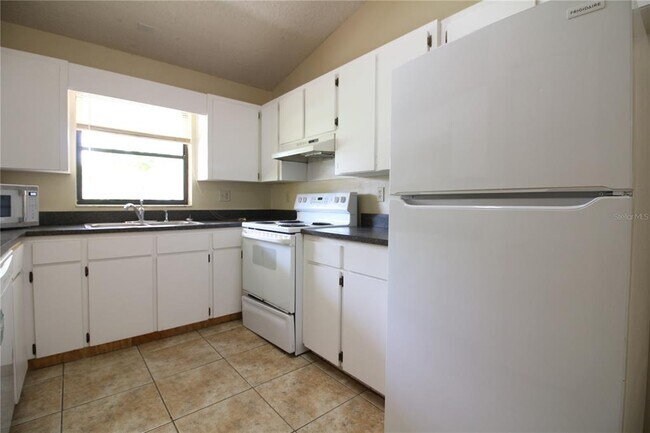 Building Photo - 6324 Highland Gardens Ct