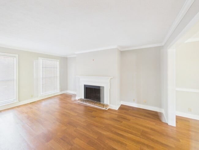 Building Photo - 1985 Briarcliff Rd