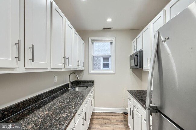 Building Photo - 8611 Flower Ave