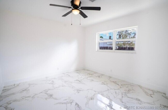 Building Photo - 1070 SW 18th St