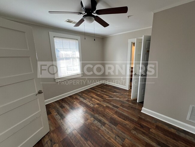 Building Photo - Unique 1 bedroom 1 bath apartment