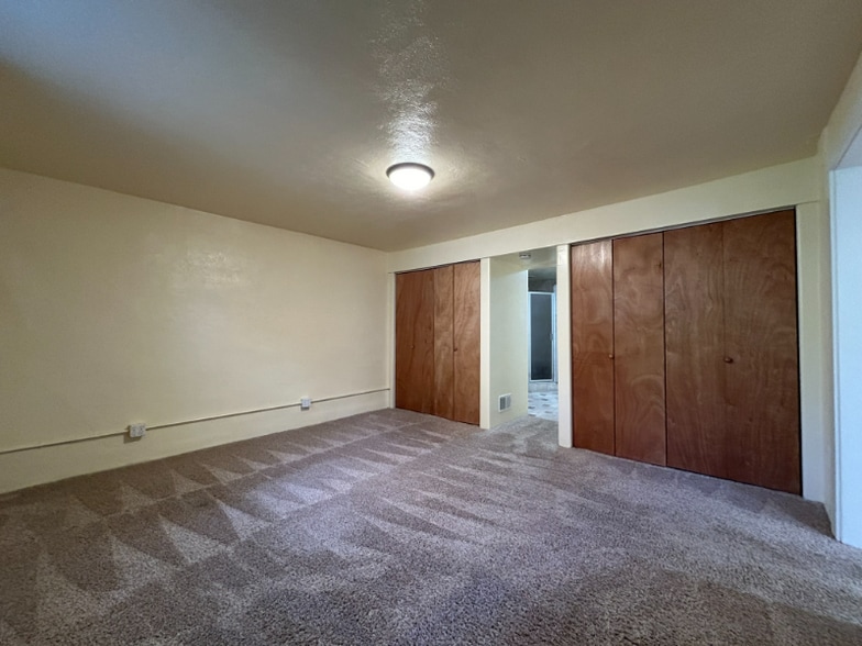 Building Photo - 1449 S University Blvd