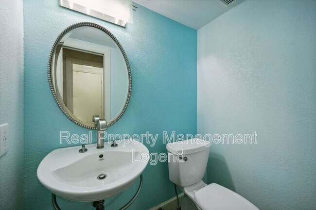 Building Photo - 2701 Harmon Dr